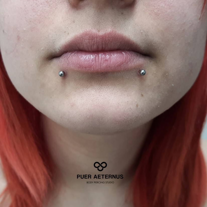 Snake bite, labret piercing vstavljen v Puer Aeternus studiu v Sežani