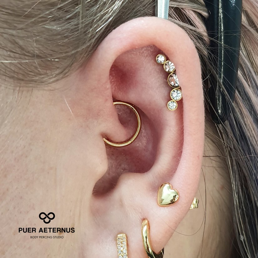 Daith piercing vstavljen v Puer Aeternus studiu v Sežani