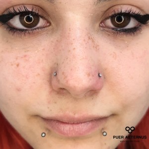 Nostril piercing simetrija,vstavljen v Puer Aeternus studiu v Sežani
